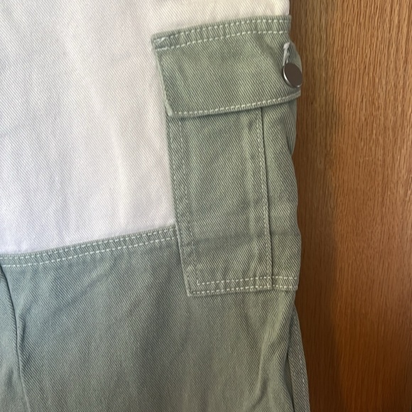 SHEIN Colorblock Cargo Jeans - Picture 2 of 6